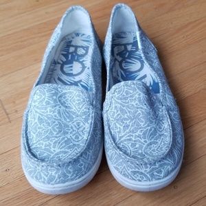 Roxy Loafers / Flats